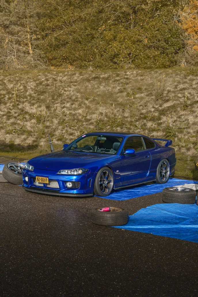 Blauer Silvia S15 in der Box, Hochformat